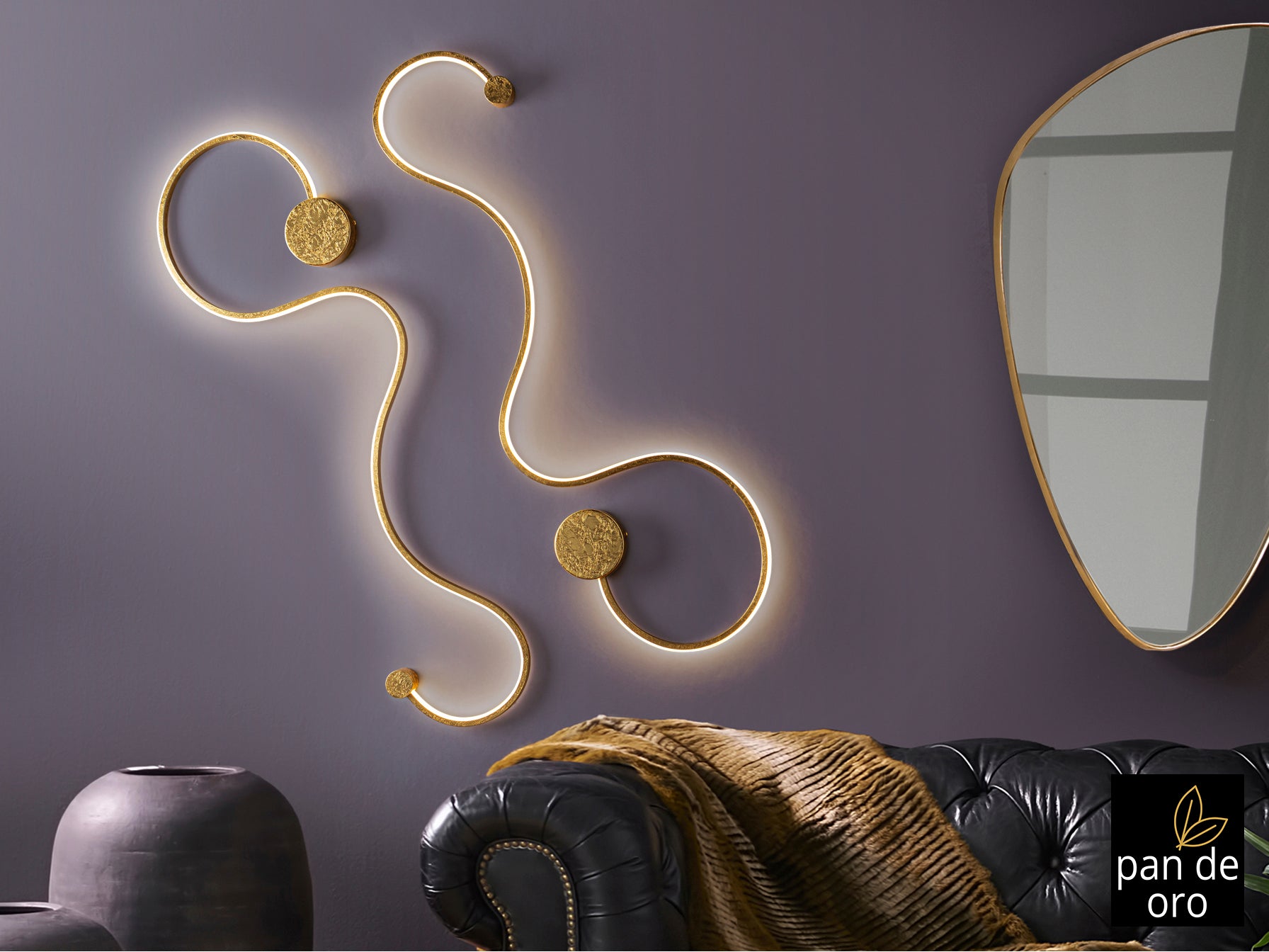 Стенна LED лампа Grafos XL Gold в златен лист – детайлен изглед