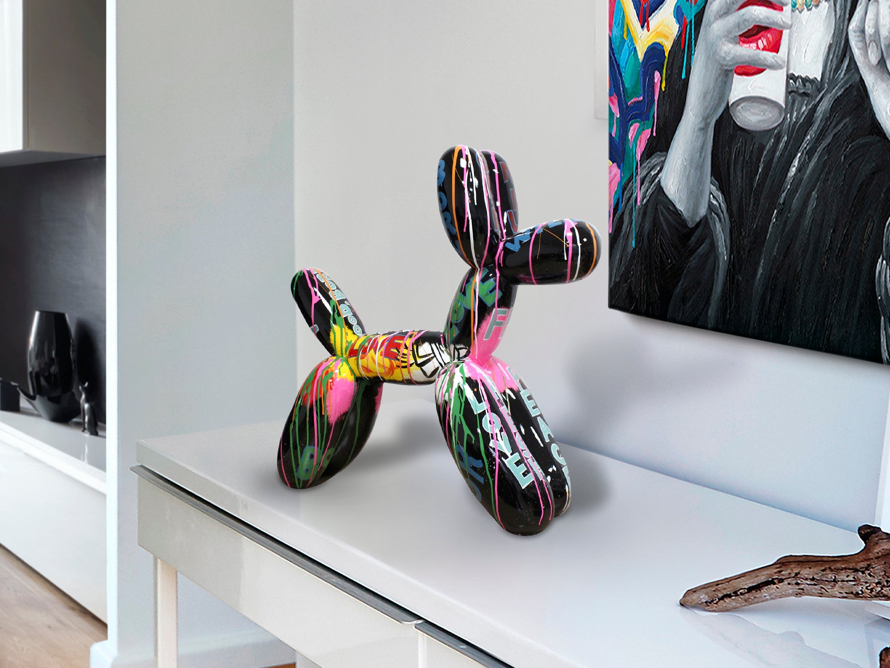 Декоративна фигура Balloon Dog с графити – детайлен изглед